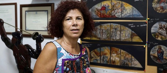 Read more about the article Stained glass artist Maya Husseini counts the cost of the Beirut blast with her art work